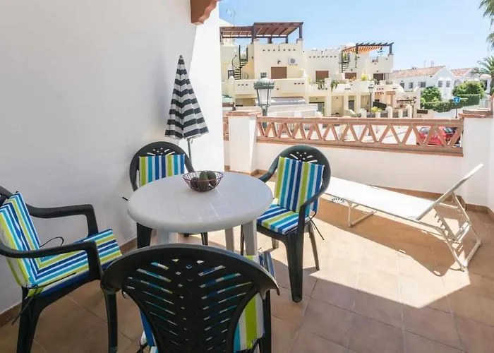 齐蒙普拉亚公寓 *